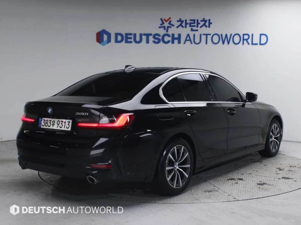 BMW 3시리즈 320i M 스포츠 사진 2/20