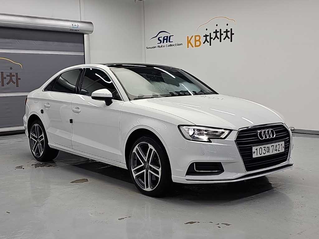 아우디 A3 40 TFSI 사진