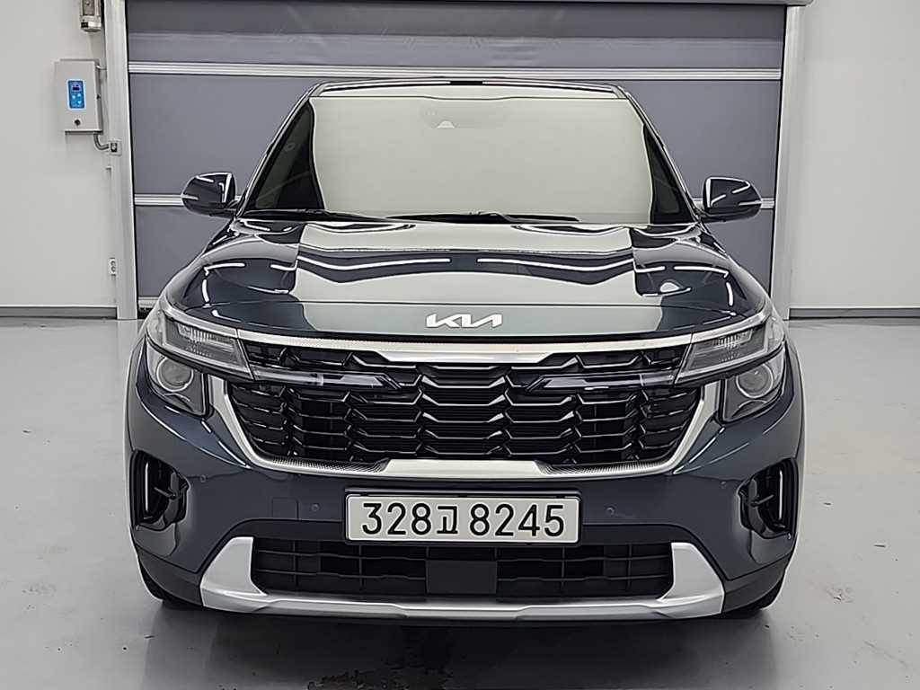 기아 셀토스 가솔린 2.0 2WD 프레스티지 사진 2/20