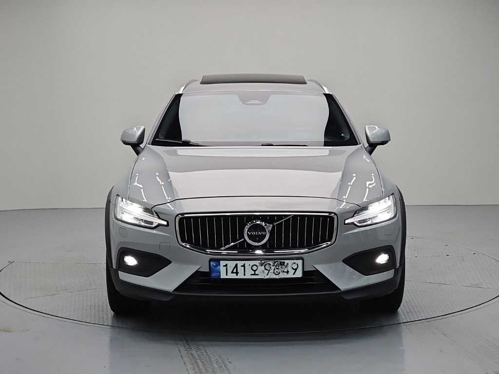 볼보 V60 2.0 B5 AWD 사진 2/19