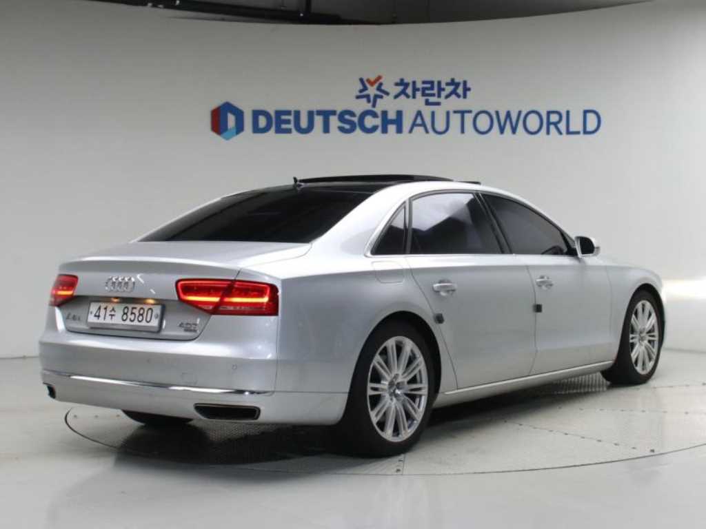 아우디 A8 4.0 TFSI 콰트로 LWB 사진 2/20