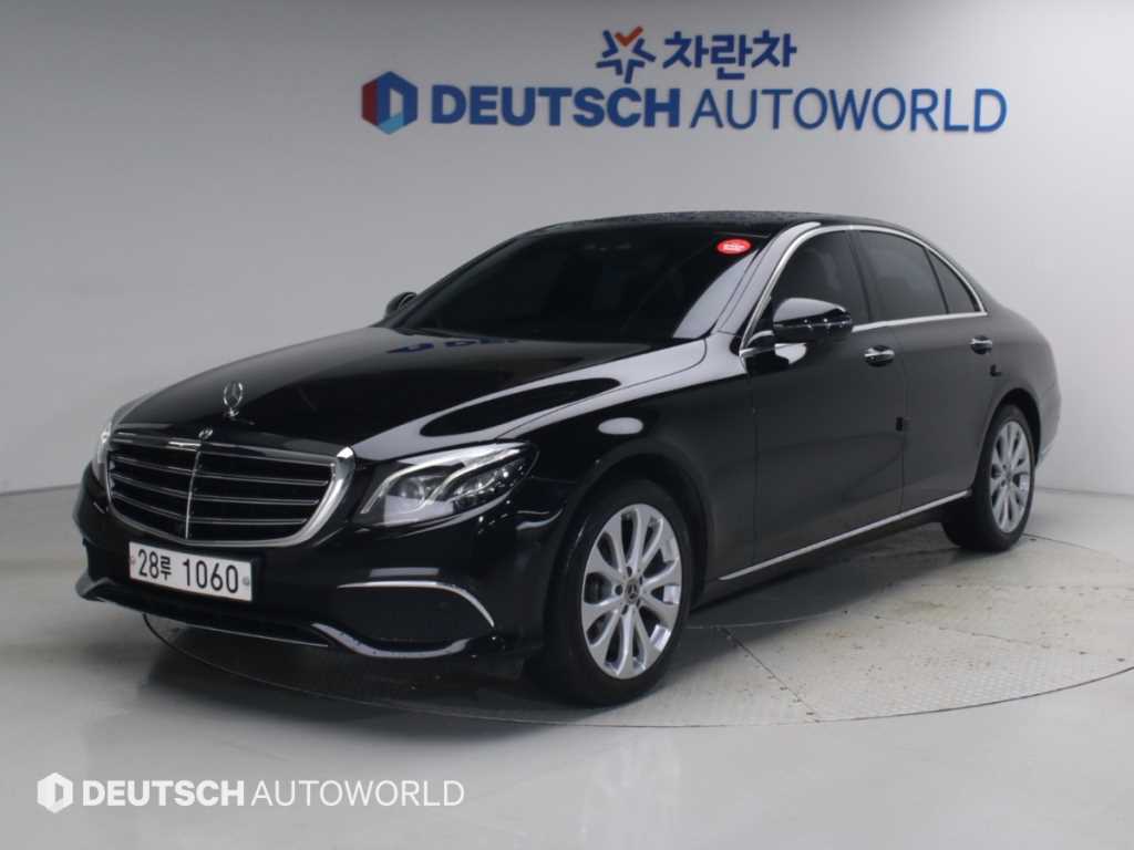 벤츠 E 클래스 E300 4MATIC 익스클루시브 사진