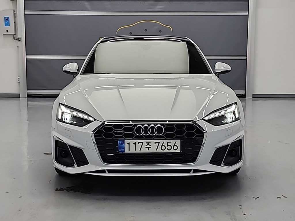 아우디 A5 40 TFSI 콰트로 스포트백 사진 2/18