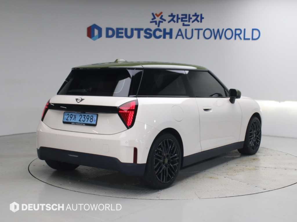 MINI 쿠퍼 SE 페이버드 사진 2/20