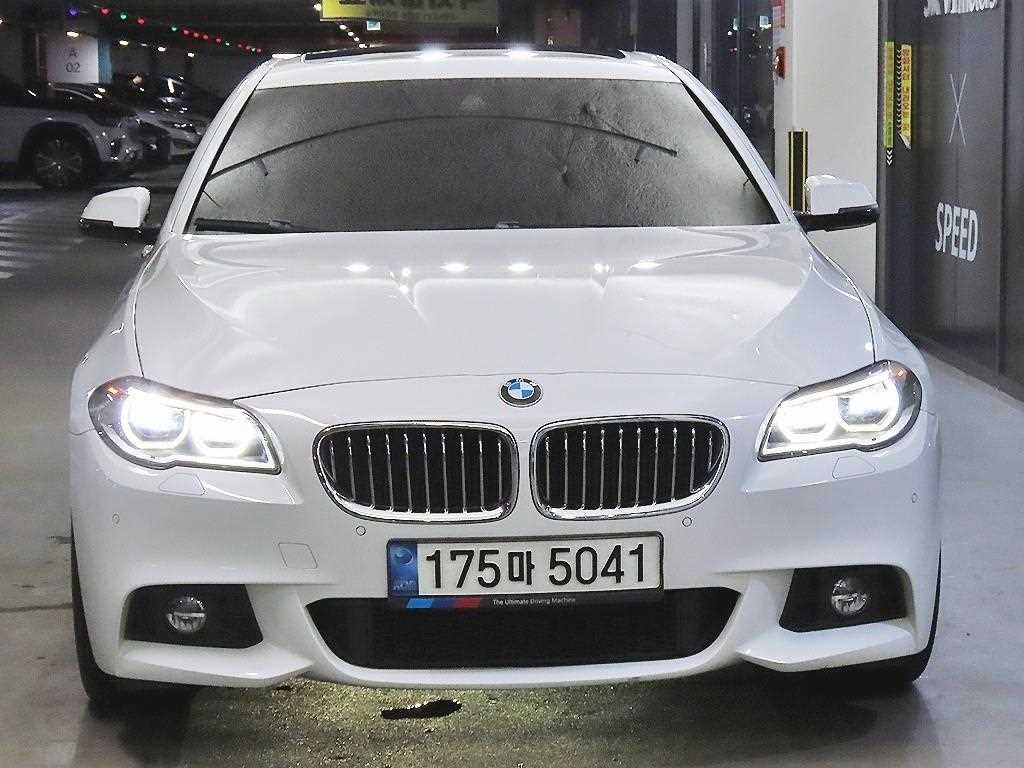 BMW 5시리즈 520d xDrive M 에어로다이나믹 사진 2/20