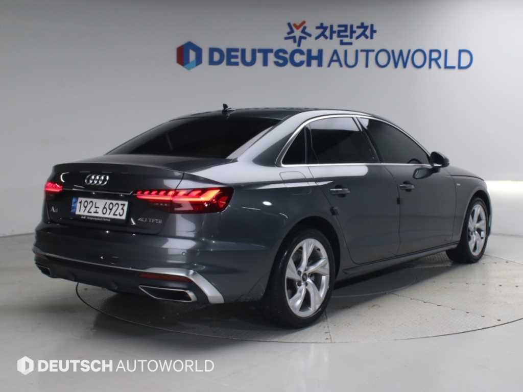 아우디 A4 40 TFSI 프리미엄 사진 2/20