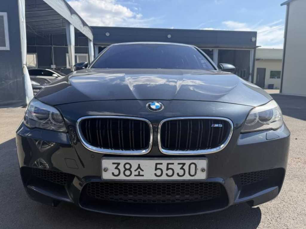 M5 (F90, F10) M5 세단 2013년식