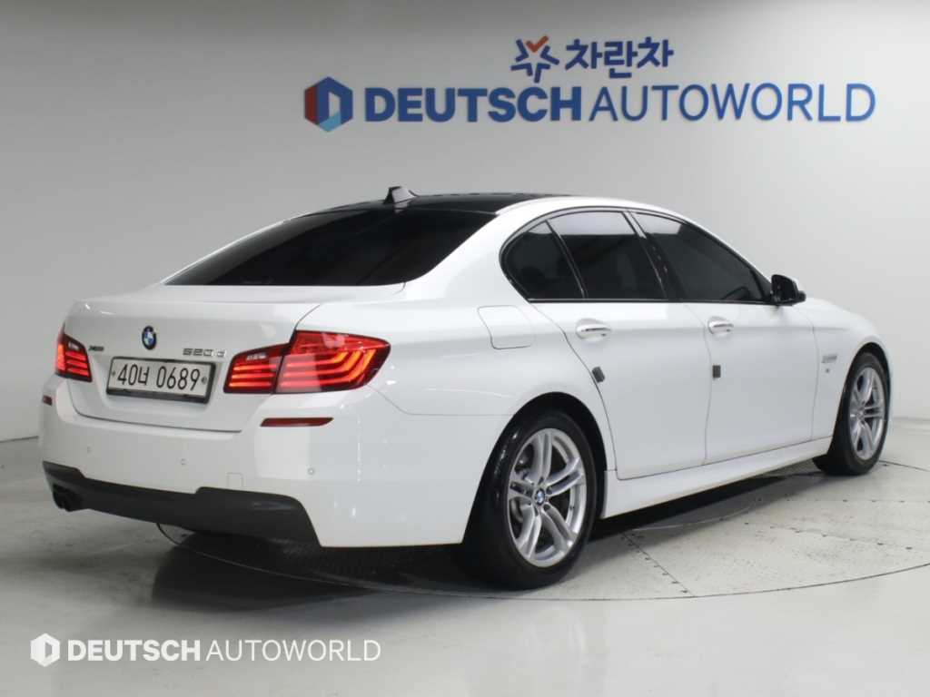BMW 5시리즈 520d M 에어로다이나믹 사진 2/20