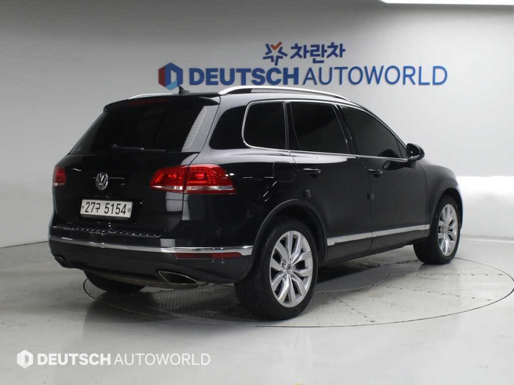 폭스바겐 투아렉 V6 3.0 TDI 블루모션 프리미엄 사진 2/20