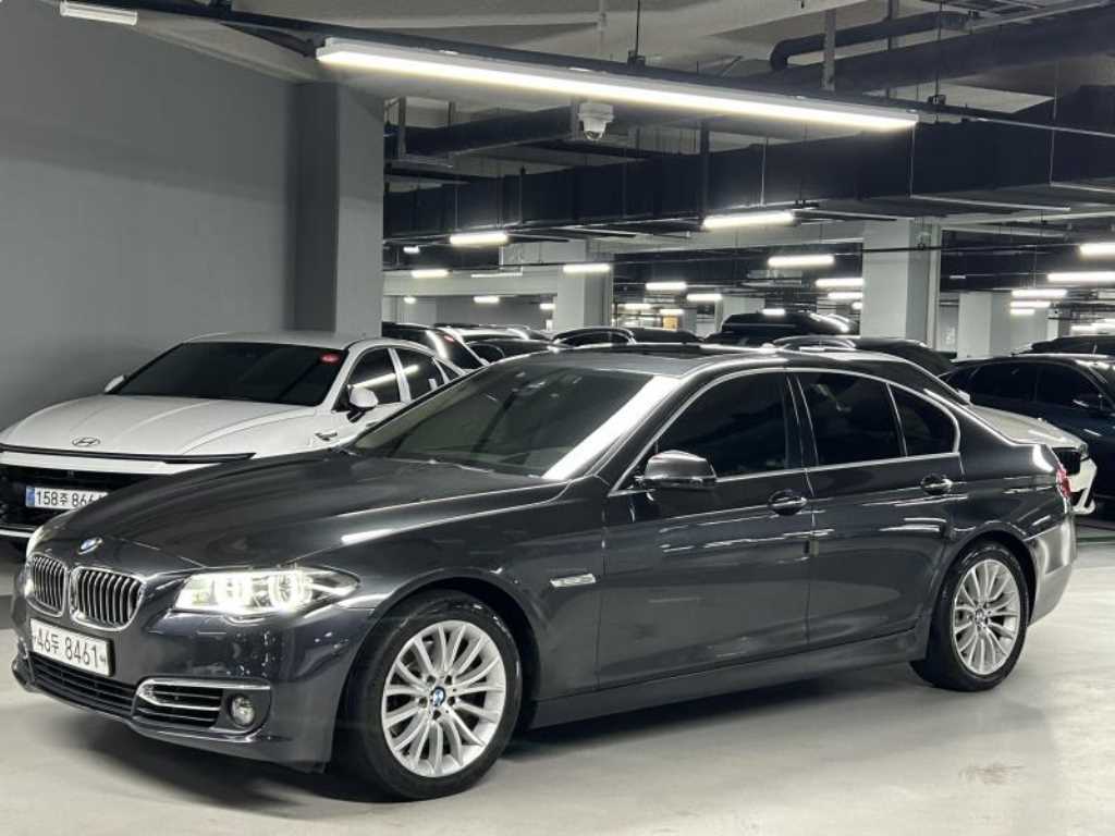 BMW 5시리즈 520d 럭셔리 사진 2/16