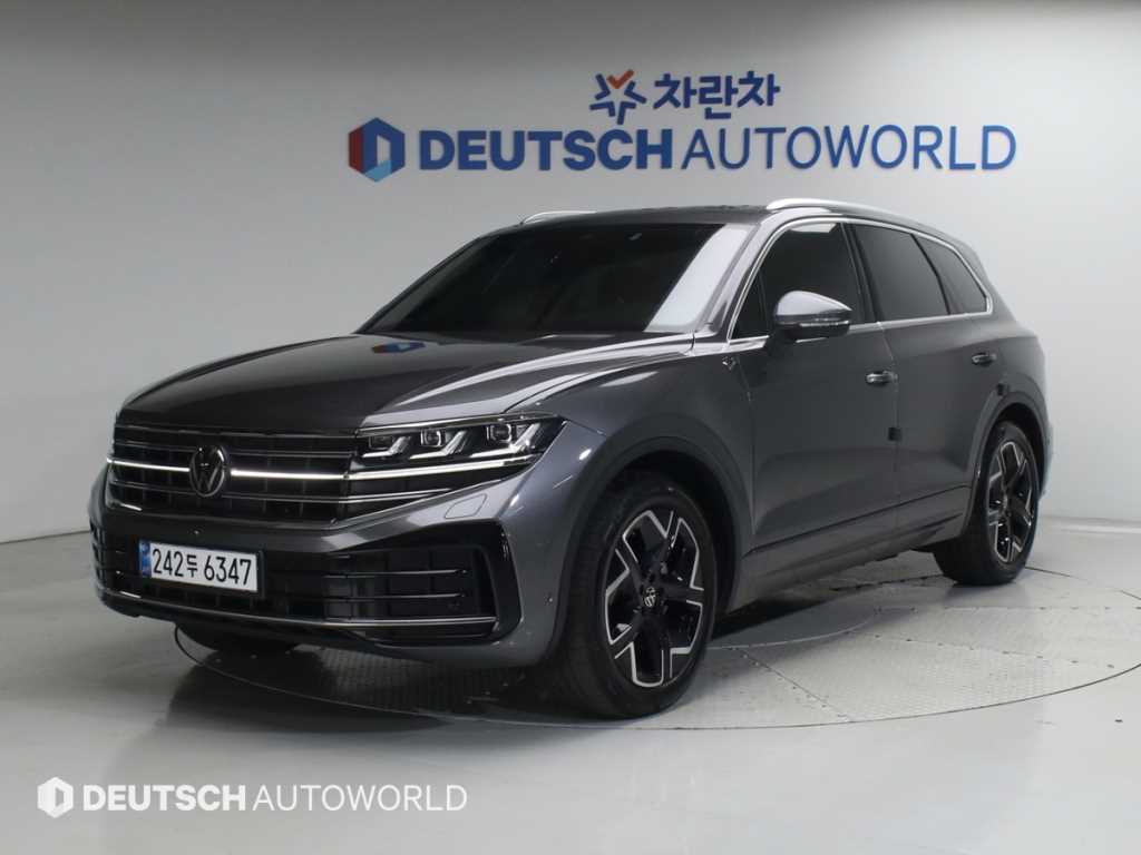 투아렉 3세대 3.0 TDI 프레스티지 2024년식