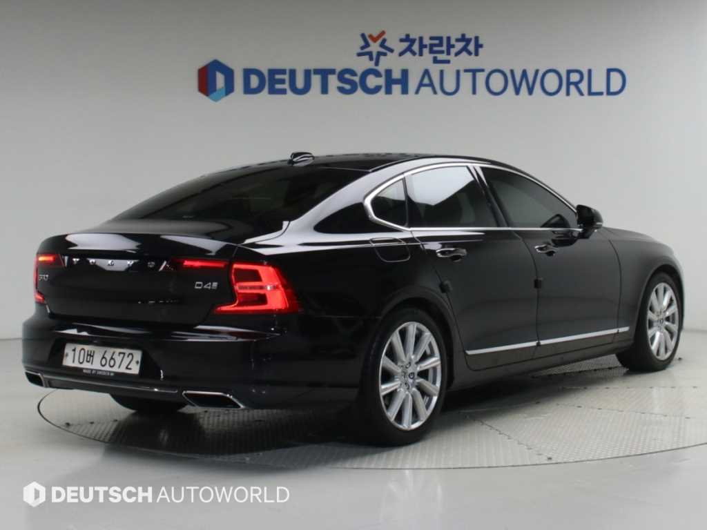 볼보 S90 D4 인스크립션 사진 2/20
