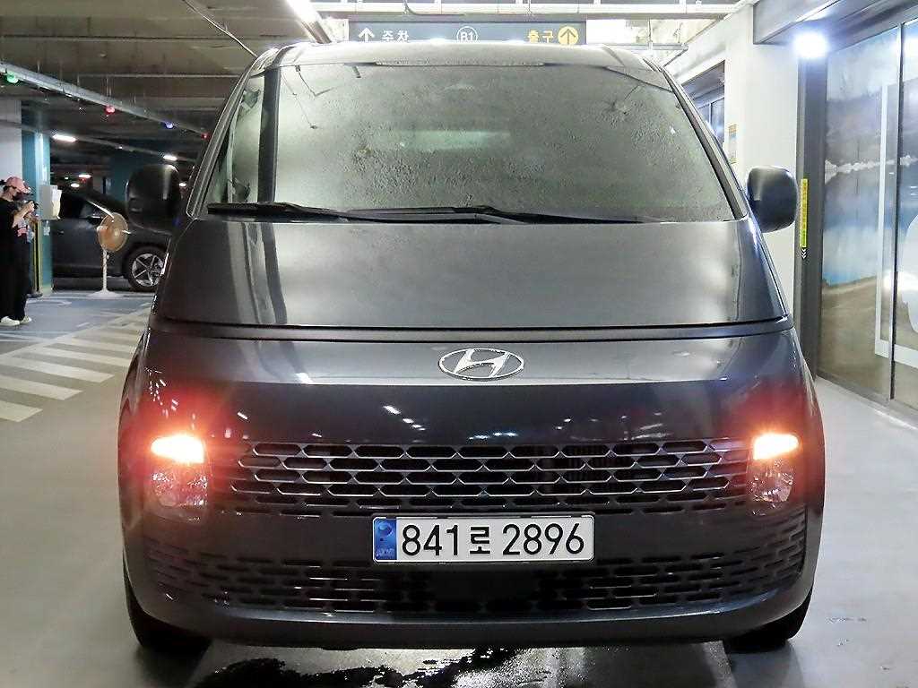 현대 스타리아 2WD 디젤 카고 스마트 3인승 사진 2/19