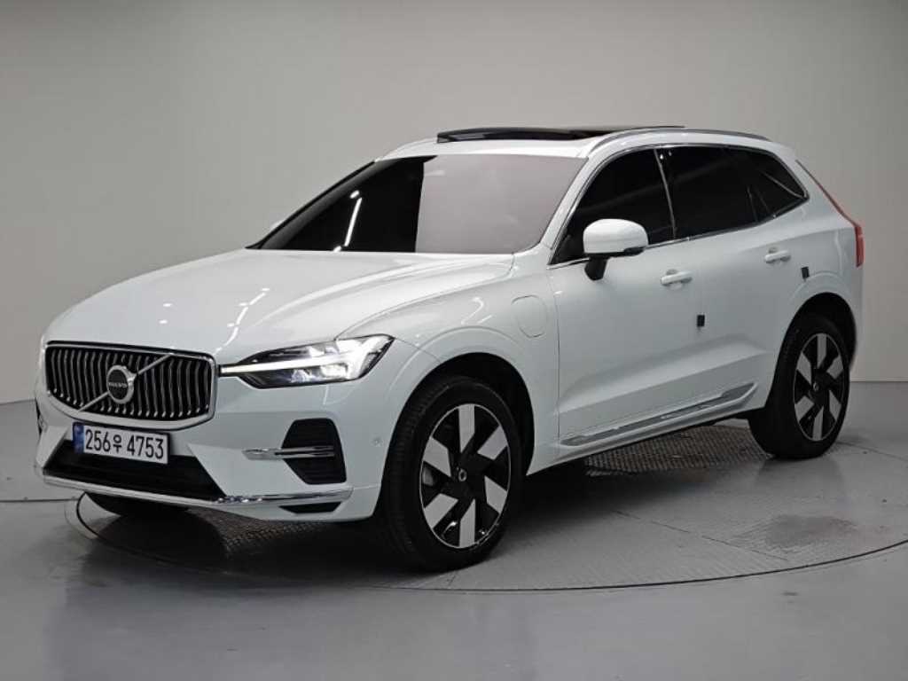 볼보 XC60 T8 AWD 울트라 브라이트 사진