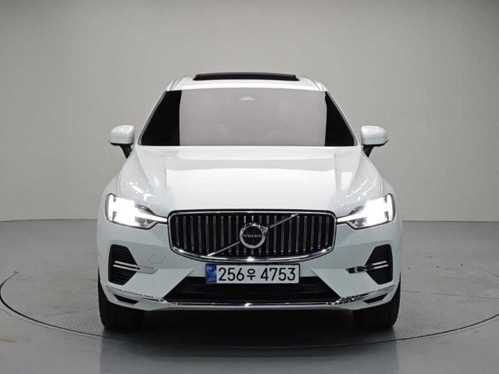 볼보 XC60 T8 AWD 울트라 브라이트 사진 2/19