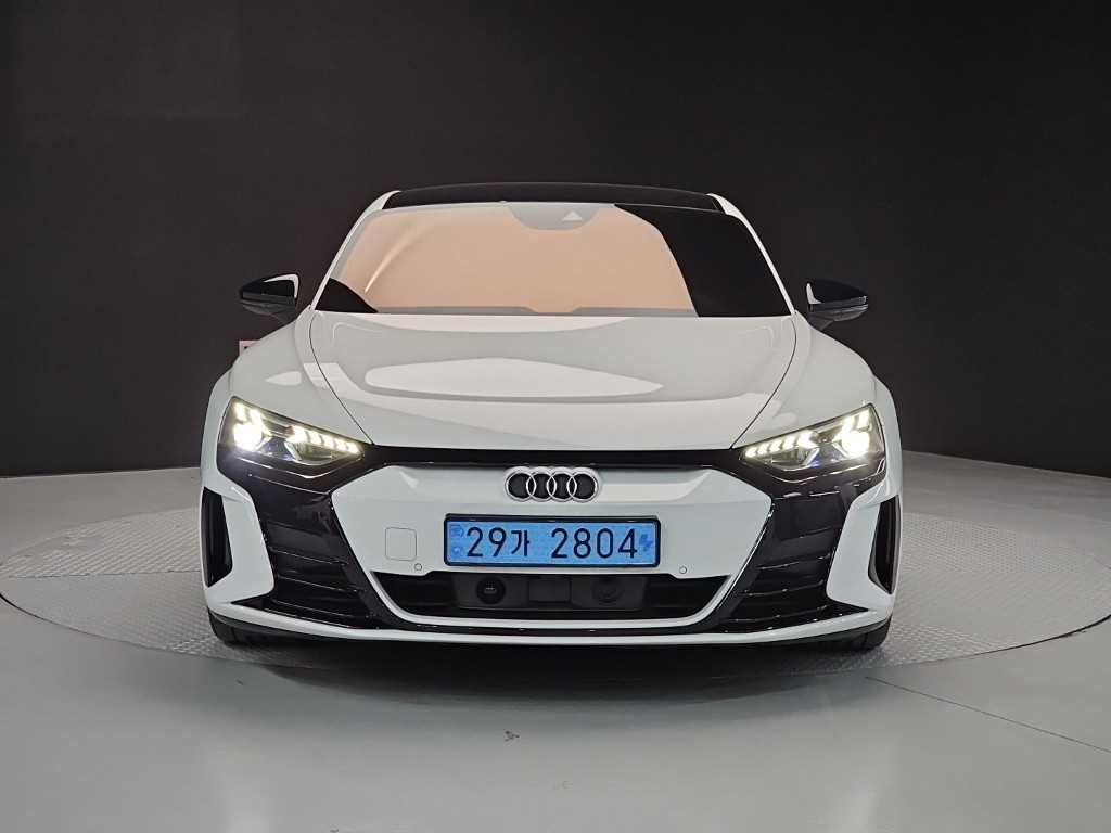 아우디 e-트론 GT GT 콰트로 프리미엄 사진 2/18