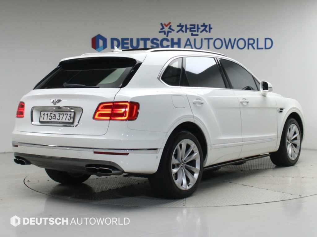 벤틀리 벤테이가 4.0 V8 사진 2/20