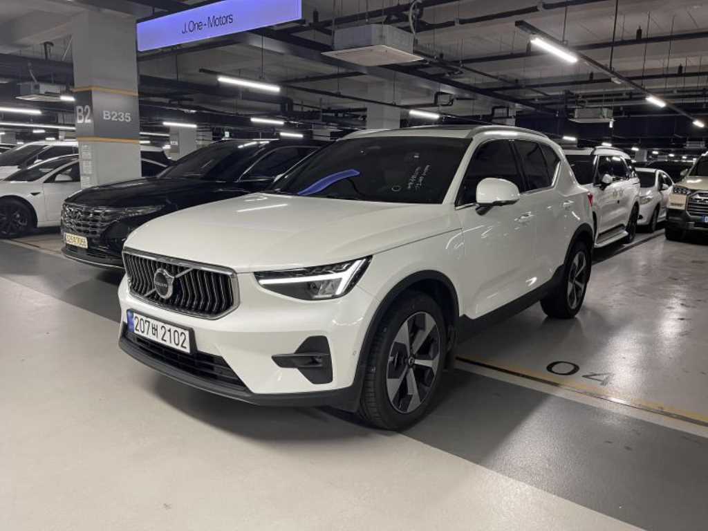 XC40 B4 AWD 얼티메이트 브라이트 2023년식