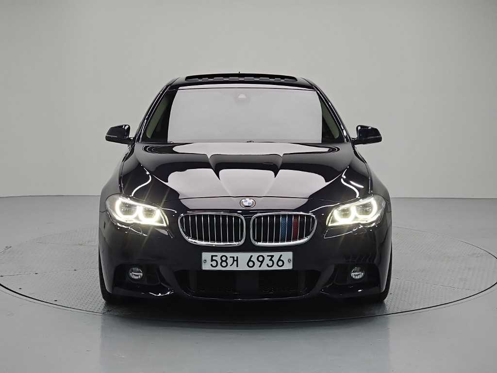 BMW 5시리즈 528i xDrive M 에어로 다이나믹 사진 2/19
