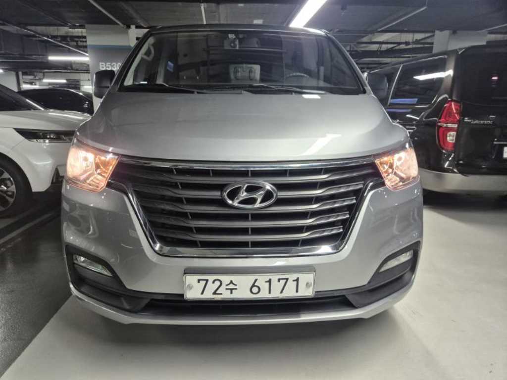 더 뉴 그랜드 스타렉스 4WD 웨건 12인승 모던 2019년식