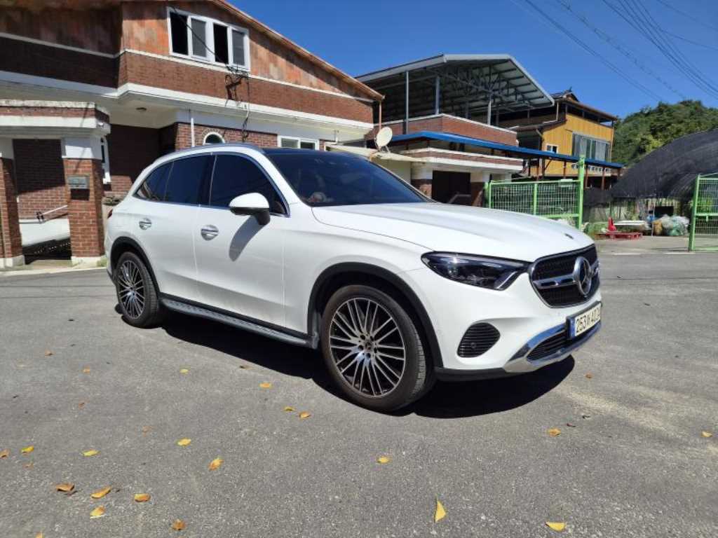 벤츠 GLC 클래스 GLC 220 d 4MATIC 사진 2/20