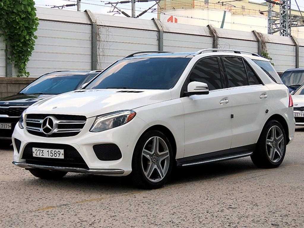 벤츠 GLE 클래스 GLE 350 d 4MATIC 사진 2/20