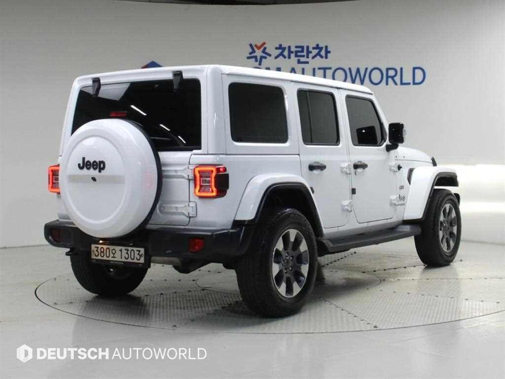 지프 랭글러 2.0 오버랜드 4도어 사진 2/20
