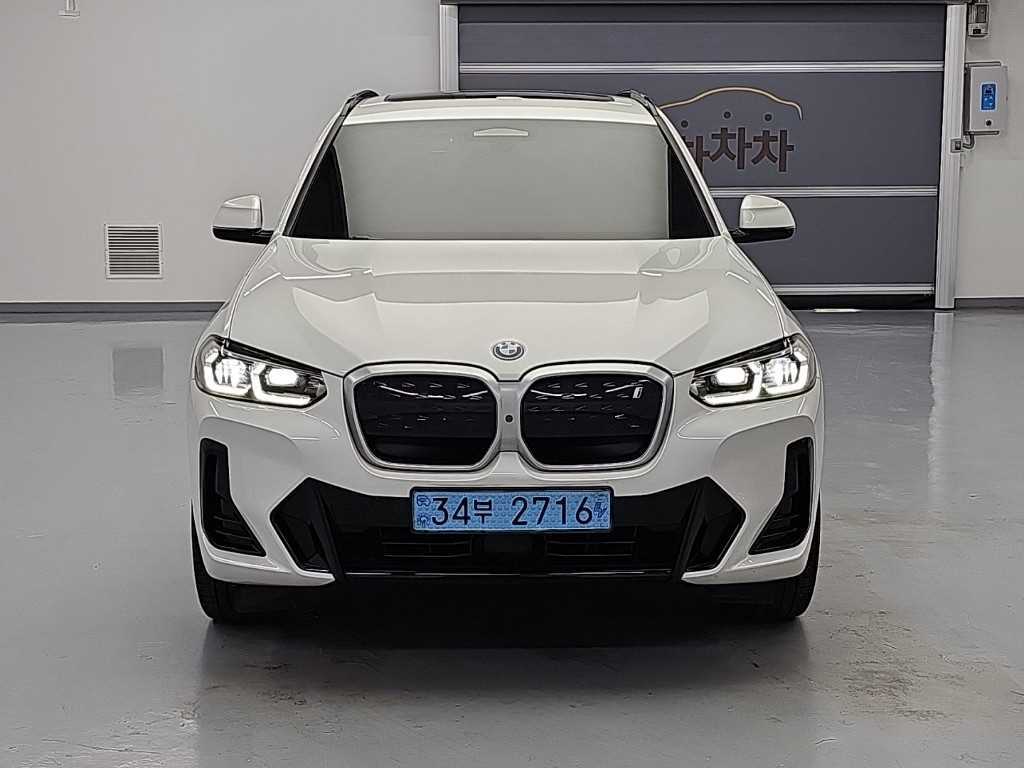 BMW iX3 M 스포츠 사진 2/18