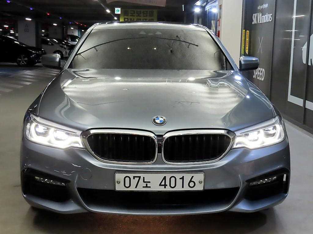 BMW 5시리즈 520d xDrive M 스포츠 플러스 사진 2/20