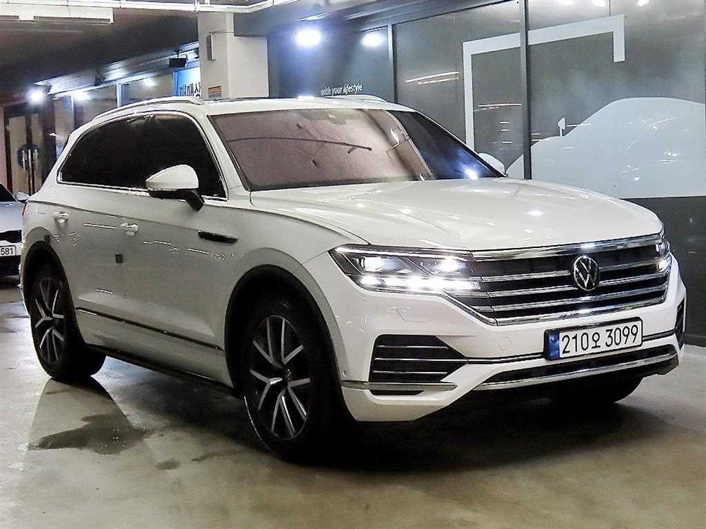 투아렉 3세대 3.0 TDI 프레스티지 2023년식