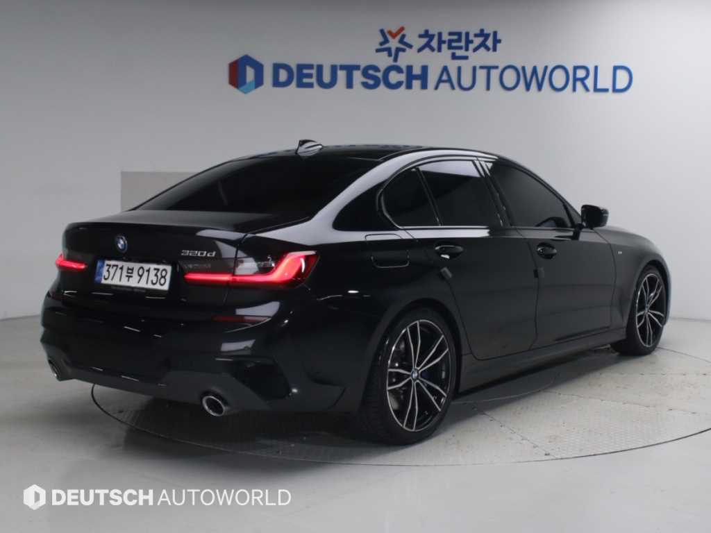 BMW 3시리즈 320d M 스포츠 사진 2/20