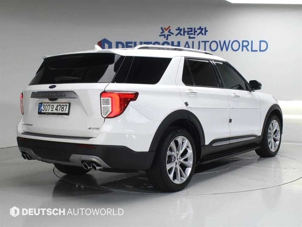포드 익스플로러 3.0 AWD 플래티넘 사진 2/20