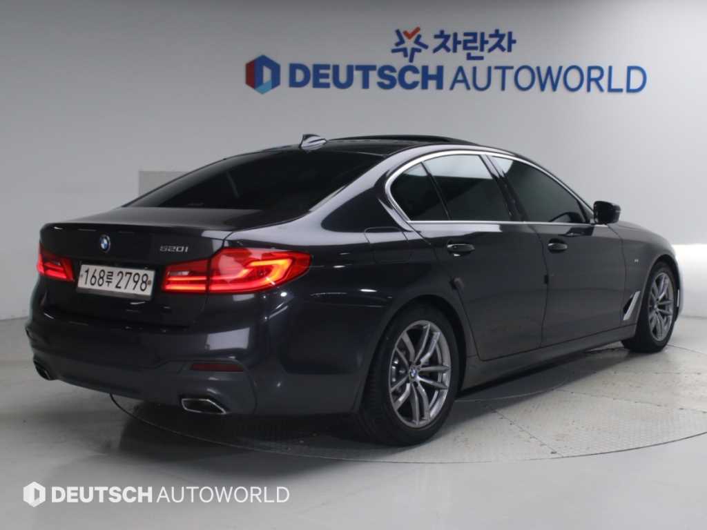 BMW 5시리즈 520i M 스포츠 사진 2/20