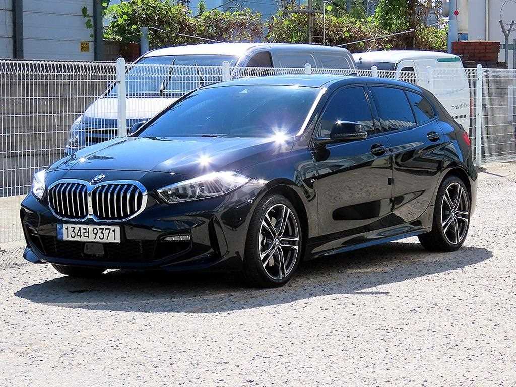 BMW 1시리즈 120i M 스포츠 사진 2/20