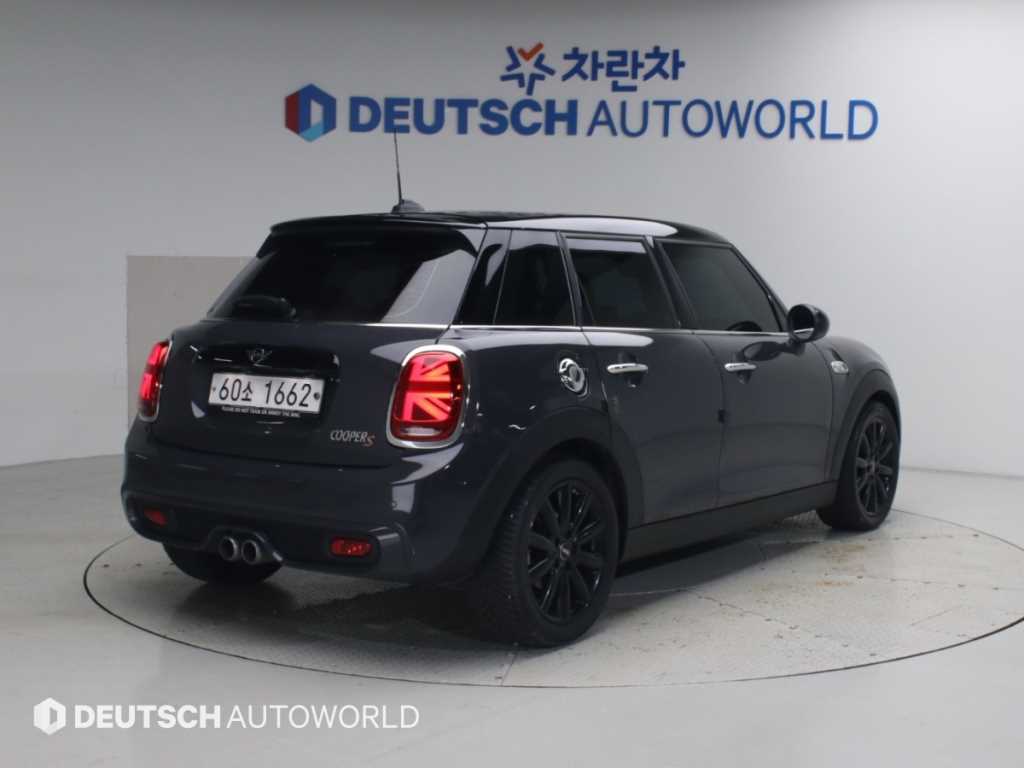 MINI 쿠퍼 5도어 기본형 사진 2/20