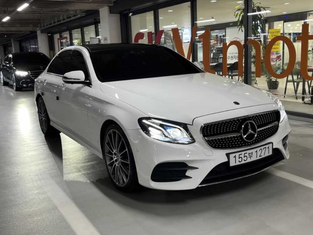 E-클래스 W213 E300 4MATIC AMG LINE 2017년식