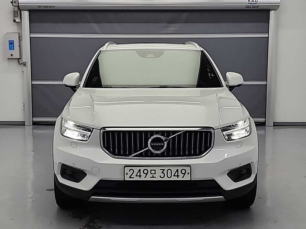 볼보 XC40 T4 4WD 인스크립션 사진 2/19