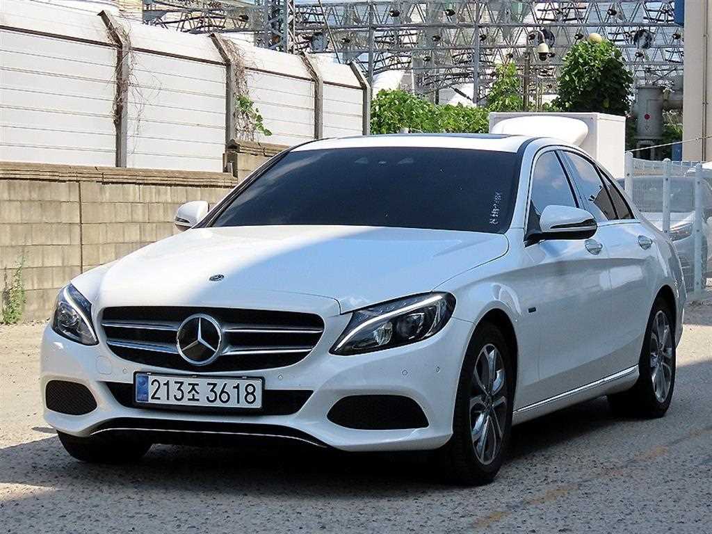 벤츠 C 클래스 C350e 사진 2/20