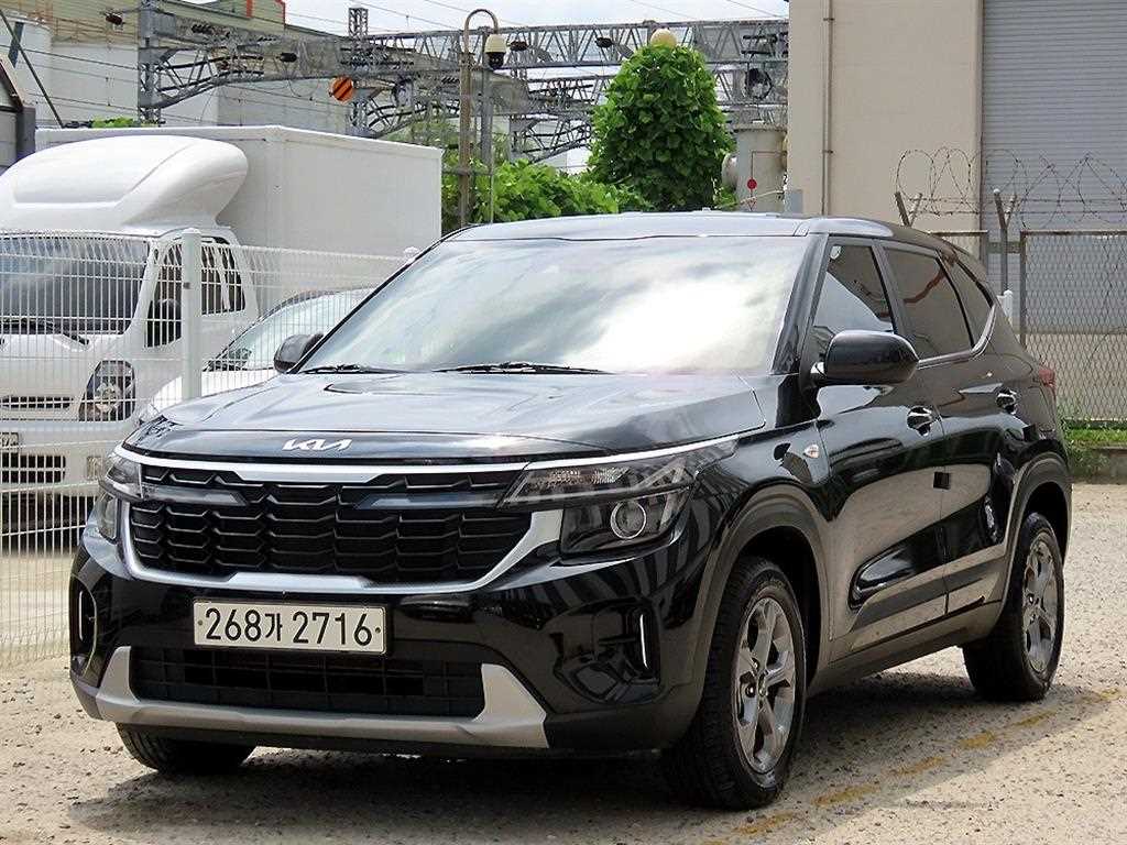 기아 셀토스 가솔린 2.0 2WD 트렌디 사진 2/18