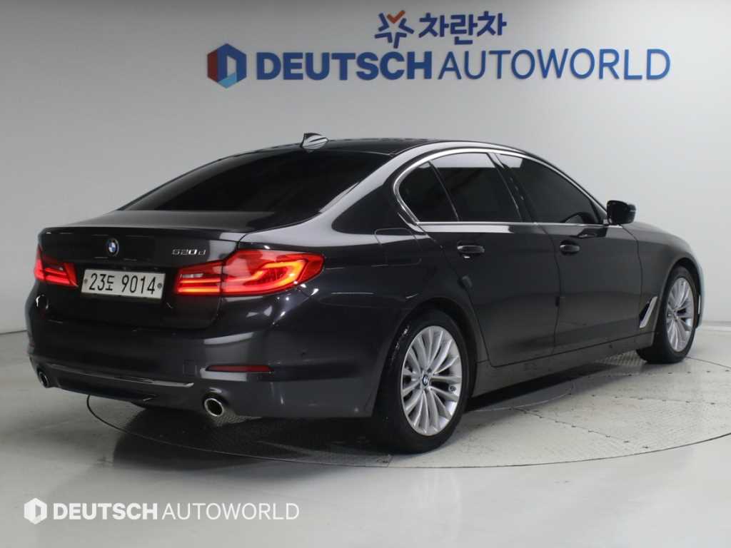 BMW 5시리즈 520d M 스포츠 플러스 사진 2/20