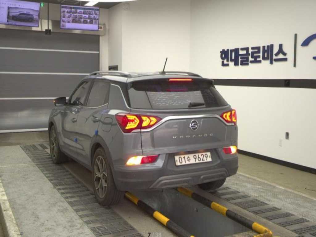 KGM 코란도 2WD 디젤 1.6 딜라이트 플러스 사진 2/8