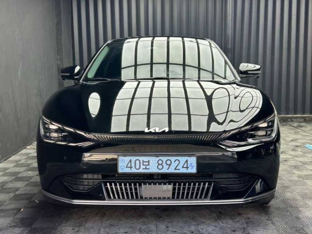 기아 EV6 롱레인지 어스 사진 2/18