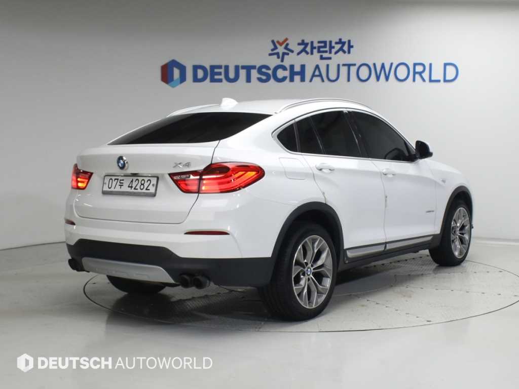 BMW X4 xDrive 20d 사진 2/20