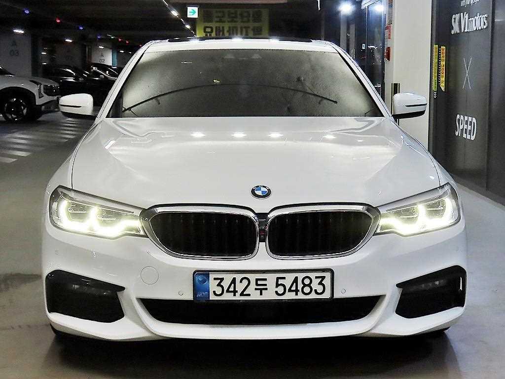 BMW 5시리즈 530i M 스포츠 플러스 사진 2/20