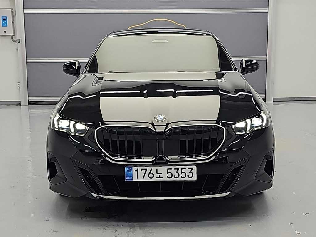BMW 5시리즈 520i M 스포츠 사진 2/20