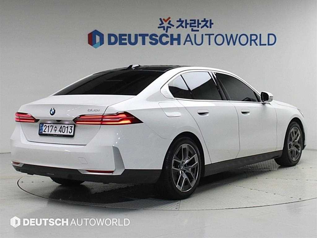 BMW 5시리즈 520i 기본형 사진 2/20