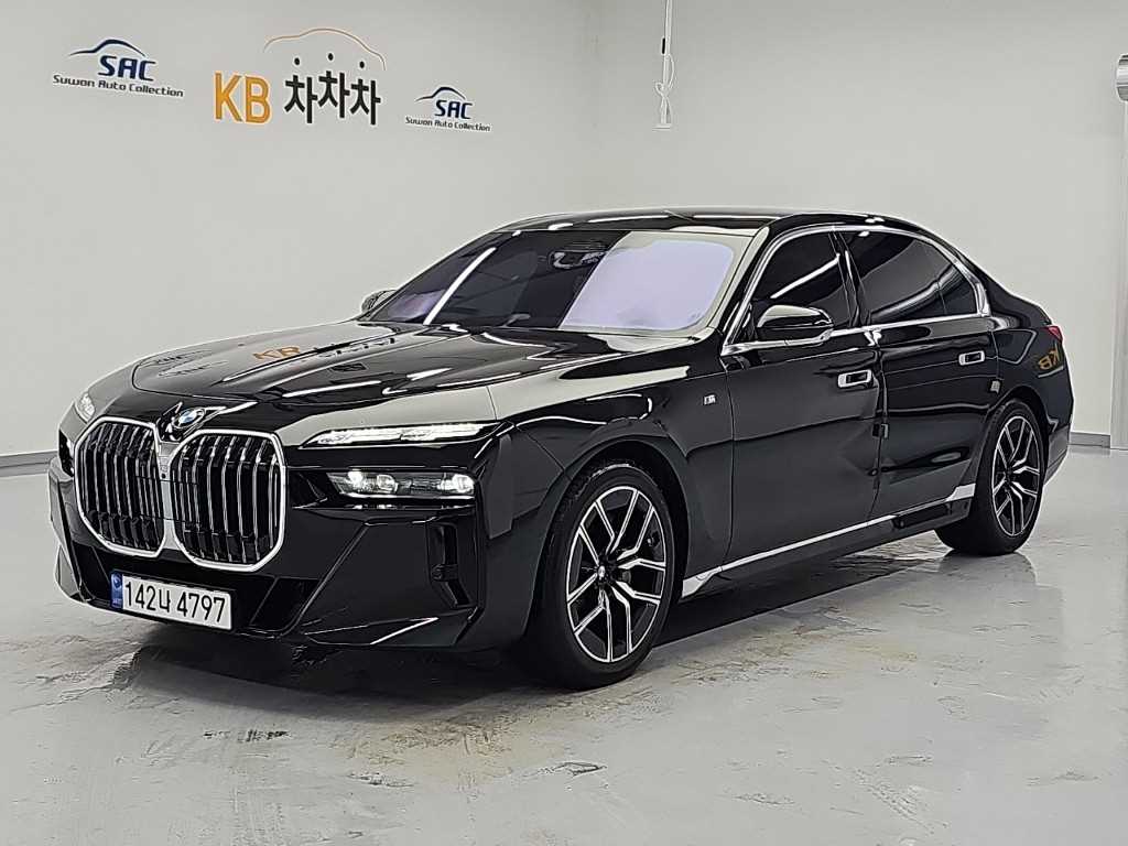 BMW 7시리즈 750e xDrive M 스포츠 사진