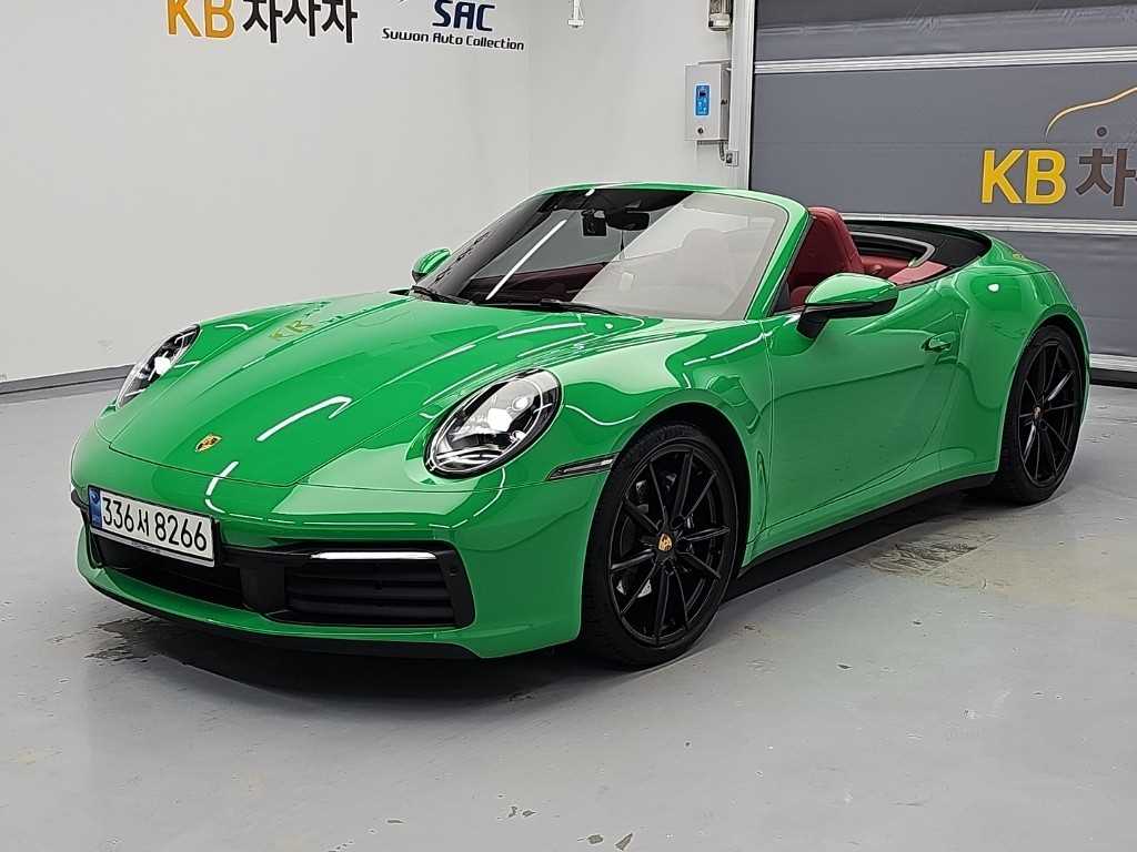 911(992) 카레라 4 카브리올레 2021년식