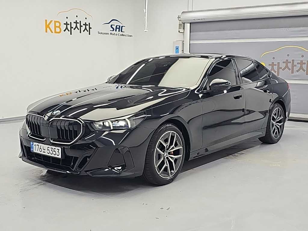 BMW 5시리즈 520i M 스포츠 사진