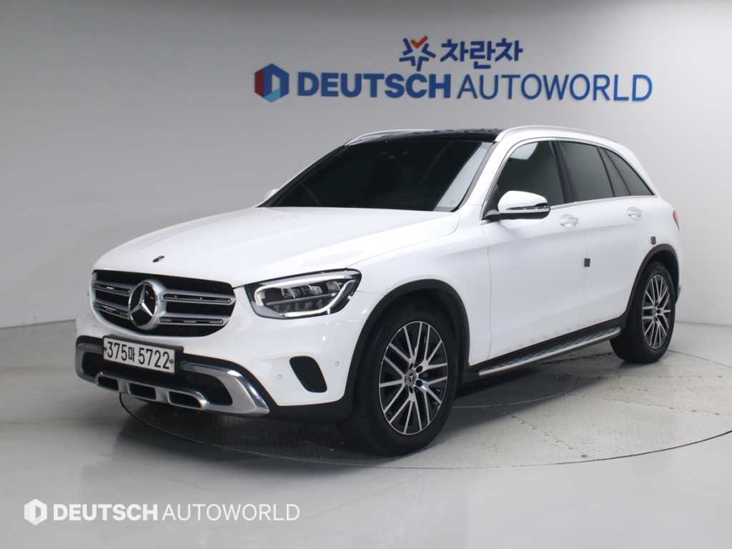 벤츠 GLC 클래스 GLC 300 4MATIC 쿠페 사진 2/20